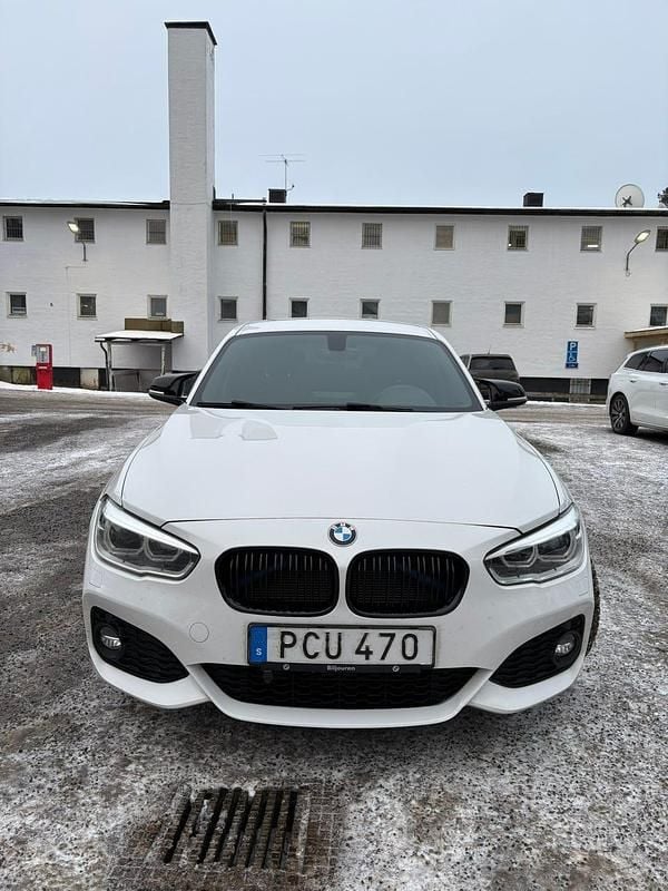 Begagnad BMW 118 136 HK (100 kW) 2017 Halvkombi