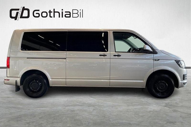 Begagnad VW Caravelle Trendline 150 HK (110 kW) 2015 Silver Minibuss