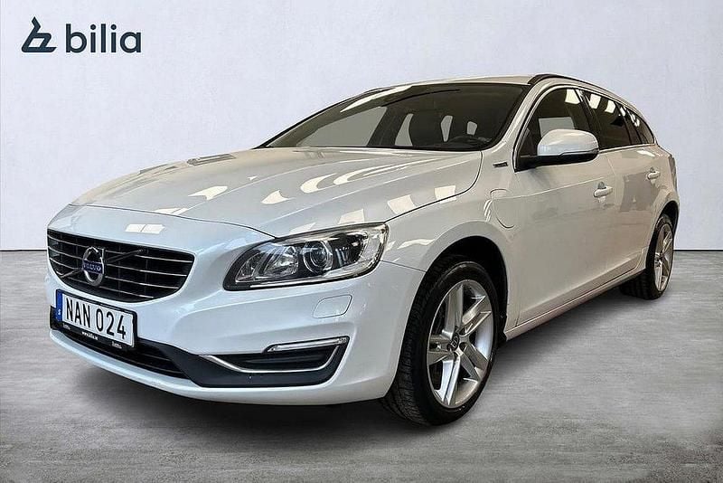 Vit Begagnad 2016 Volvo V60 Momentum Kombi | 164 900 kr (Bra pris) - Bild 1/3