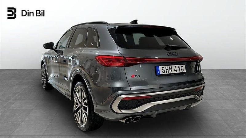 Begagnad Audi Q5 S-Line 204 HK (150 kW) 2024 Daytonagrå pärleffekt SUV