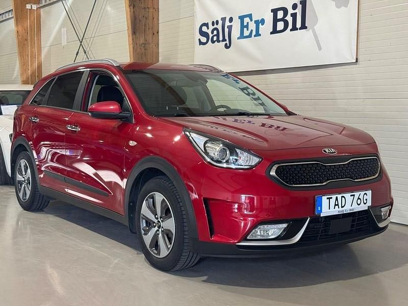 Röd Begagnad 2019 Kia Niro Advance SUV | 219 900 kr (Marknadspris) - Bild 1/4