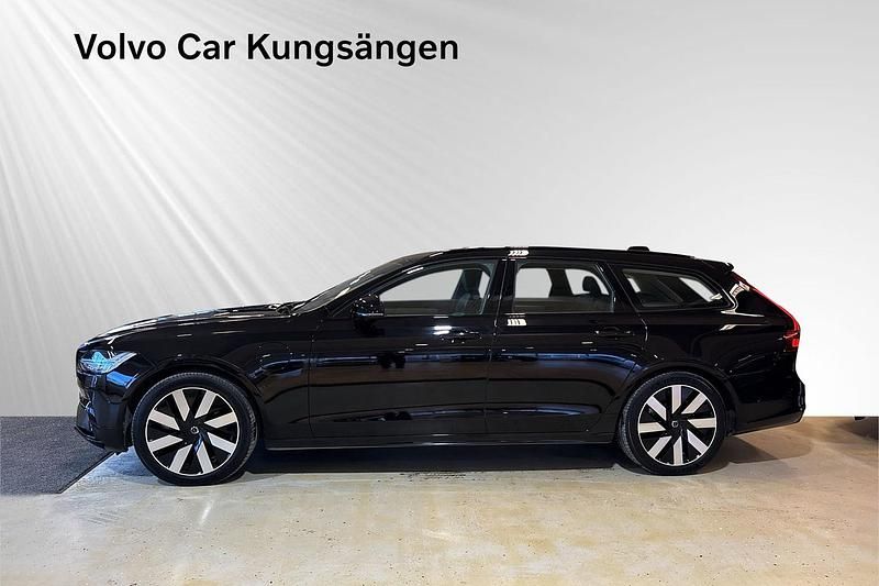 Begagnad Volvo V90 350 HK (257 kW) 2025 Svart Kombi