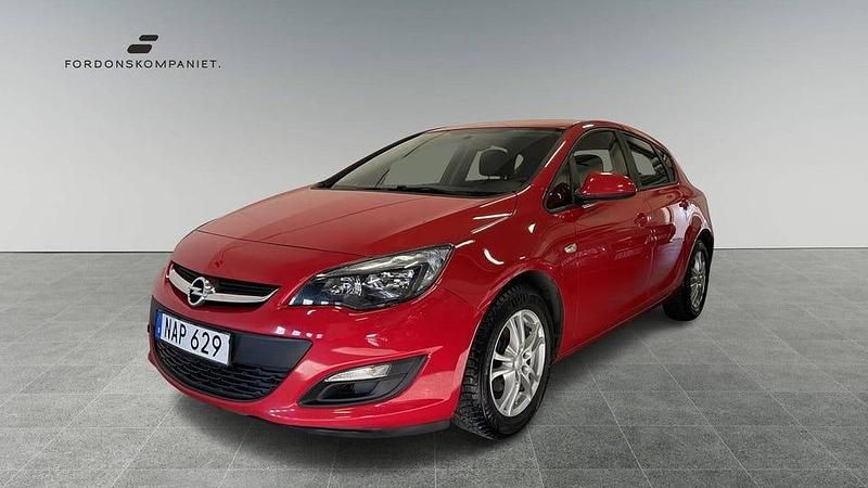 Röd Begagnad 2015 Opel Astra Halvkombi | 82 900 kr (Marknadspris) - Bild 1/4