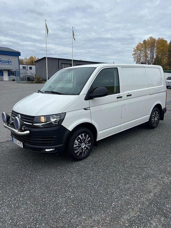 Vit Begagnad 2018 VW T6 Van | 119 900 kr (Superpris) - Bild 1/4