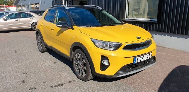 Gul Begagnad 2018 Kia Stonic Advance SUV | 132 997 kr (Marknadspris) - Bild 1/4