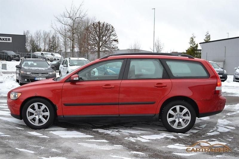Begagnad Volvo V50 170 HK (125 kW) 2007 Röd Kombi