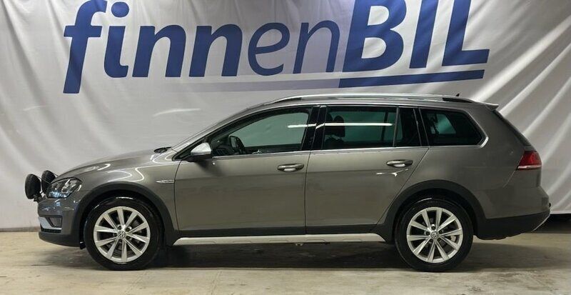 Grå Begagnad 2016 VW Golf Alltrack Kombi | 139 500 kr (Marknadspris) - Bild 1/4