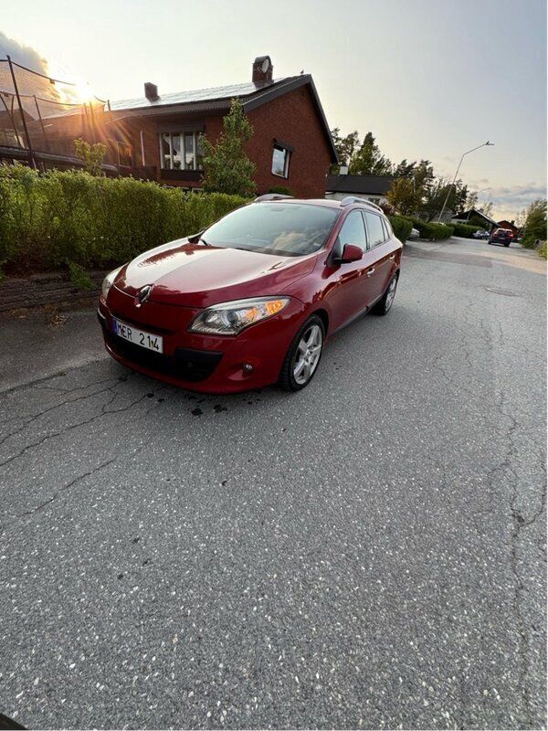 Röd Begagnad 2012 Renault Mégane GrandTour Kombi | 43 900 kr (Bra pris) - Bild 1/4