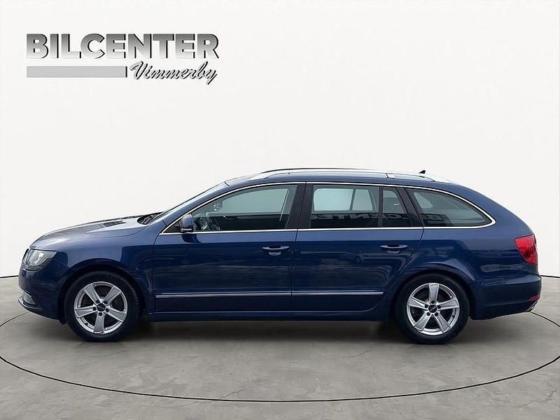 Begagnad Skoda Superb Ambition 170 HK (125 kW) 2013 Mörkblå Kombi