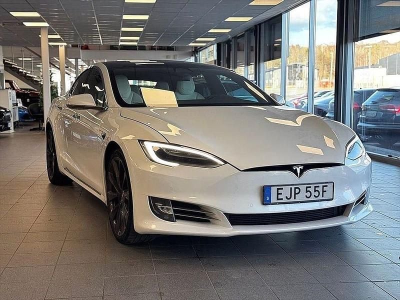 Begagnad Tesla Model S Long Range AWD 397 kW (541 HK) 2020 Vit Halvkombi