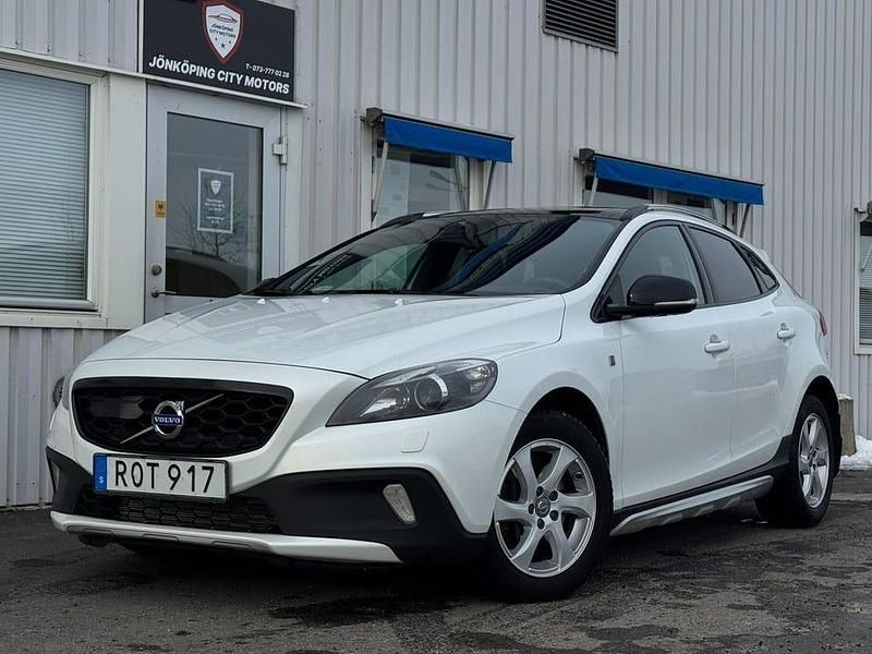 Begagnad Volvo V40 CC Ocean Race 190 HK (139 kW) 2016 Vit Kombi