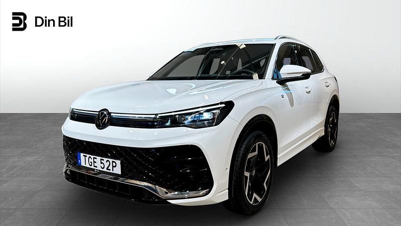 Vit Begagnad 2025 VW Tiguan R-line SUV | 449 900 kr (Marknadspris) - Bild 1/4