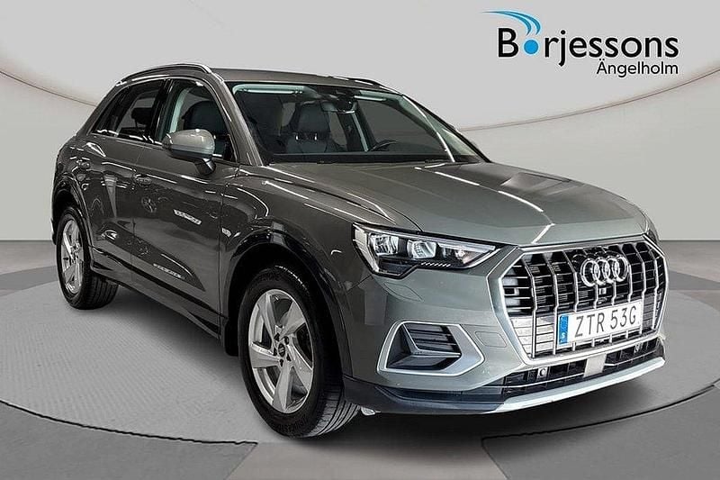 Chronosgrå metallic Begagnad 2022 Audi Q3 Advanced Plus SUV | 319 000 kr (Marknadspris) - Bild 1/4