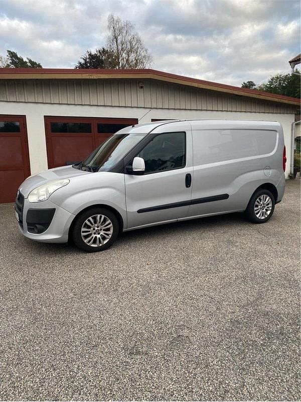Grå Begagnad 2012 Fiat Doblò Minibuss | 47 000 kr (Marknadspris) - Bild 1/4
