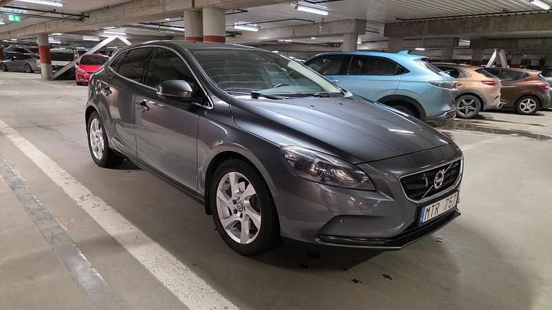 Begagnad 2013 Volvo V40 | 125 000 kr (Marknadspris) - Bild 1/4