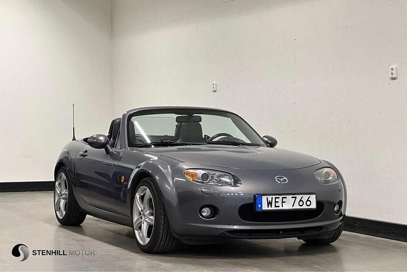 Grå Begagnad 2006 Mazda MX5 Cab | 114 900 kr (Bra pris) - Bild 1/4