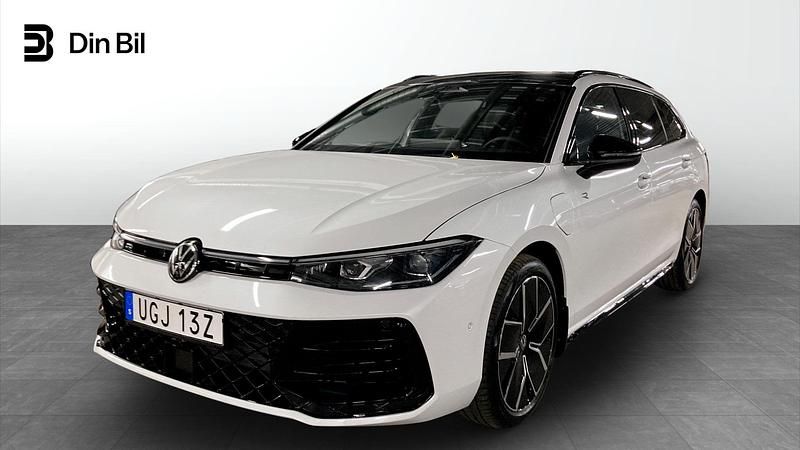 Vit Ny 2026 VW Passat Kombi | 599 000 kr (Dyr) - Bild 1/4