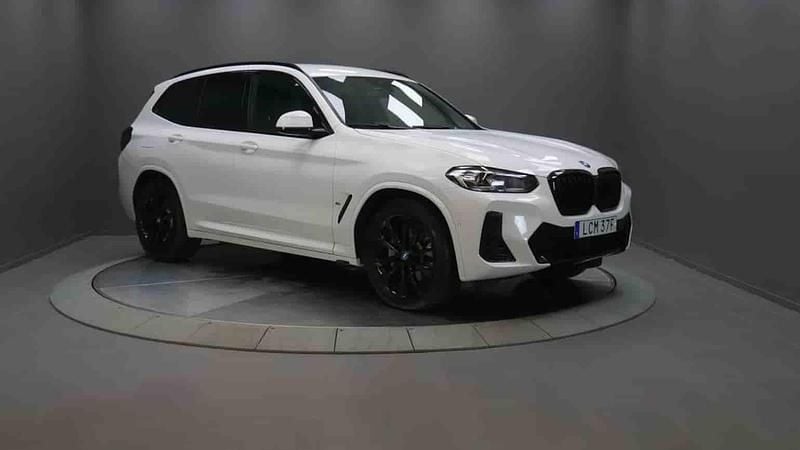 Vit Begagnad 2023 BMW X3 Shadowline SUV | 559 000 kr (Lite dyr) - Bild 1/1