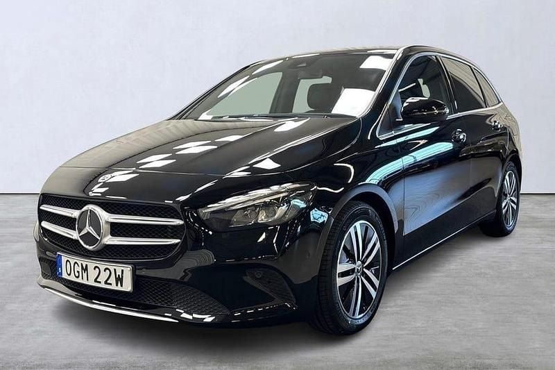 Begagnad Mercedes B180 137 HK (100 kW) 2019 Svart Minibuss