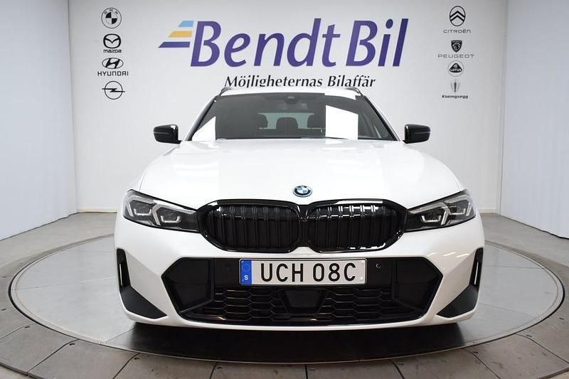 Begagnad BMW 330 M Sport 292 HK (214 kW) 2024 Vit Kombi