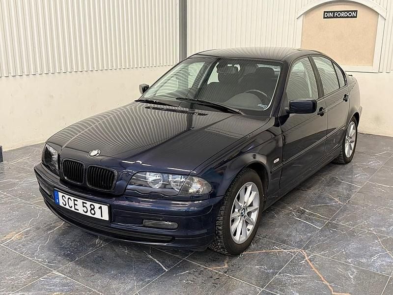 Blå Begagnad 2000 BMW 320 Sedan | 39 900 kr (Superpris) - Bild 1/4
