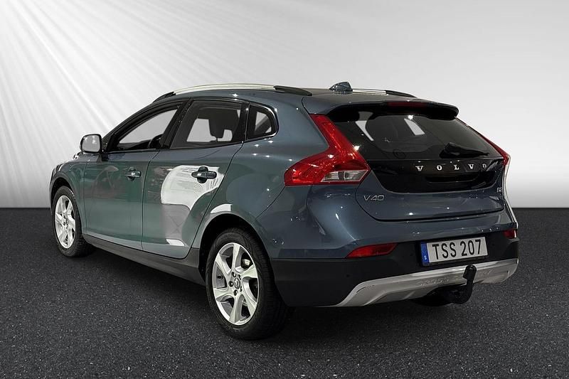 Begagnad Volvo V40 Business Edition 115 HK (84 kW) 2014 Blå Halvkombi