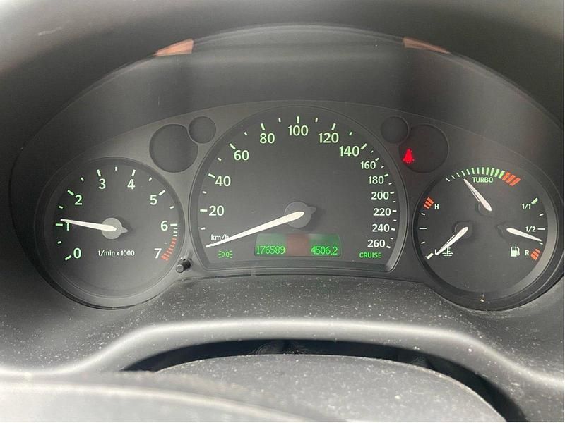 Svart Begagnad 2004 Saab 9-3 Linear Sedan | 25 000 kr (Marknadspris) - Bild 1/4