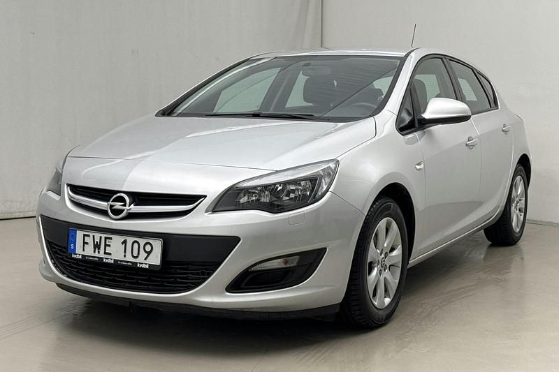 Grå Begagnad 2015 Opel Astra | 89 000 kr - Bild 1/4