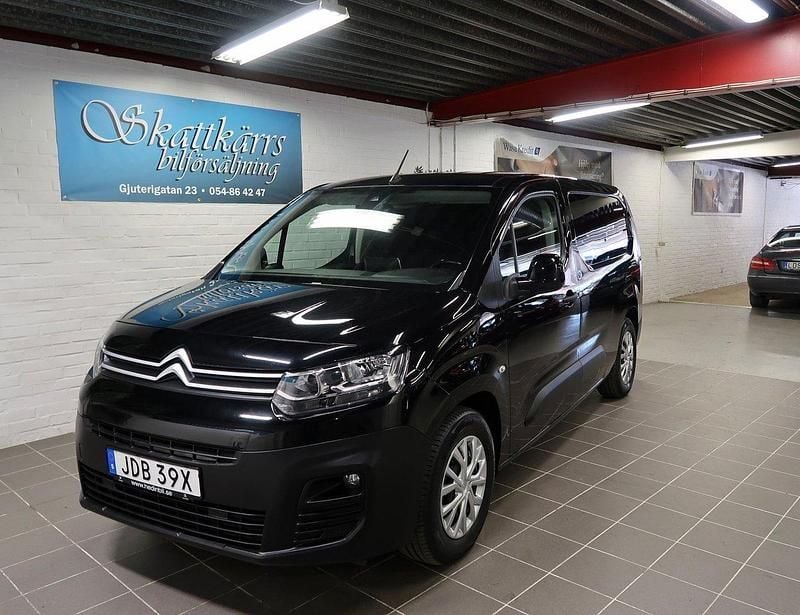 Svart Begagnad 2022 Citroën e-Berlingo Minibuss | 247 500 kr (Marknadspris) - Bild 1/4