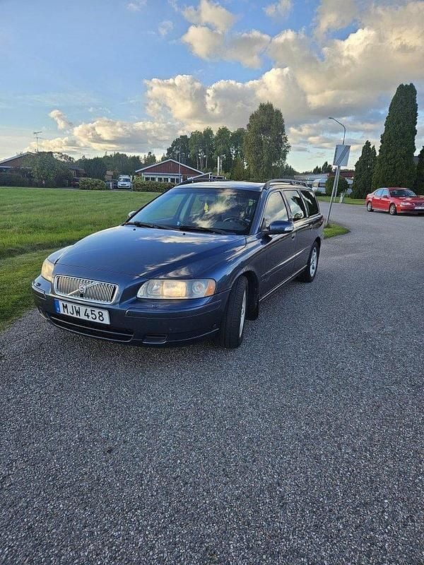 Blå Begagnad 2007 Volvo V70 Kinetic Kombi | 19 500 kr (Bra pris) - Bild 1/4