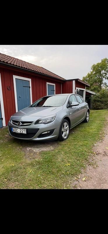 Begagnad 2014 Opel Astra Halvkombi | 45 000 kr (Marknadspris) - Bild 1/1