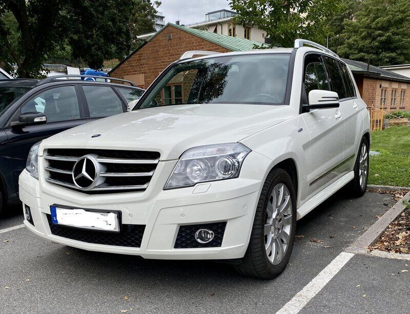 Vit Begagnad 2010 Mercedes GLK220 SUV | 109 000 kr (Marknadspris) - Bild 1/4