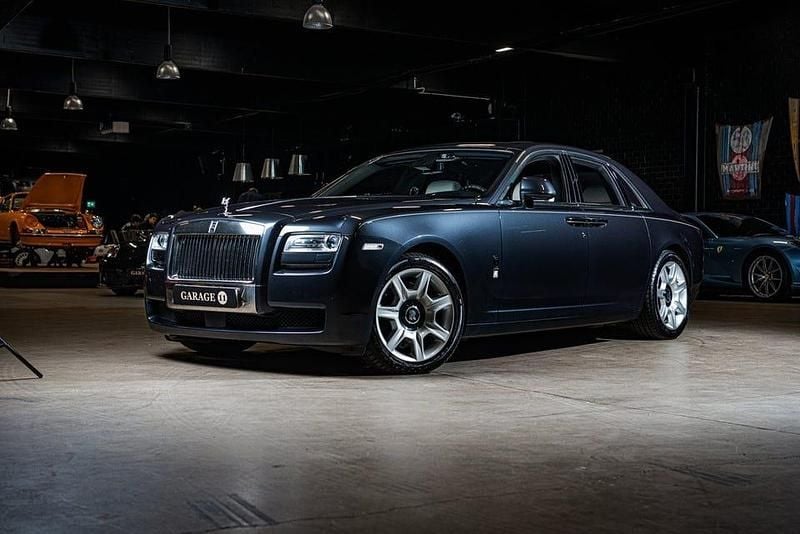Begagnad Rolls Royce Ghost 570 HK (419 kW) 2012 Grå Sedan