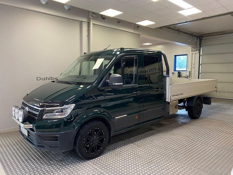 Mörkgrön (grön) Begagnad 2019 VW Crafter Van | 599 000 kr - Bild 1/4
