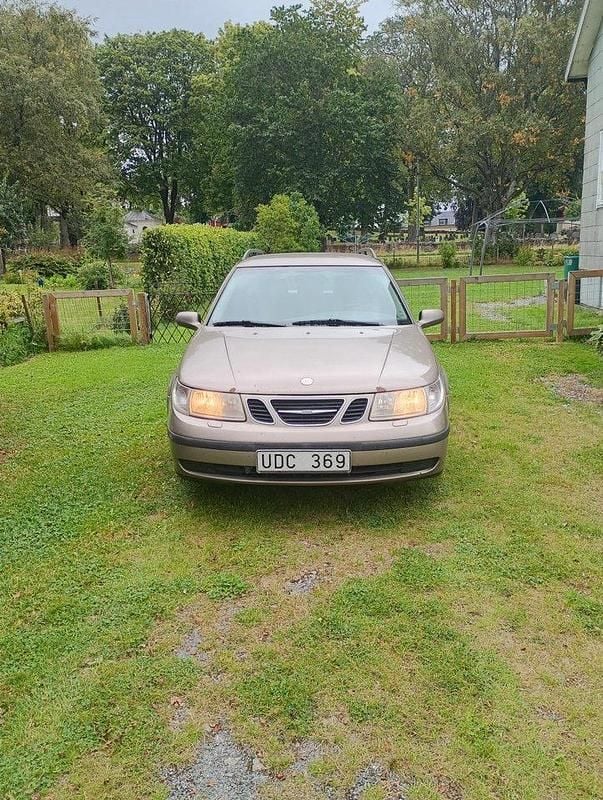 Brun Begagnad 2003 Saab 9-5 Linear Kombi | 6 500 kr (Bra pris) - Bild 1/4