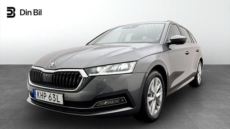 Grå Begagnad 2023 Skoda Octavia Style Kombi | 290 900 kr (Marknadspris) - Bild 1/4