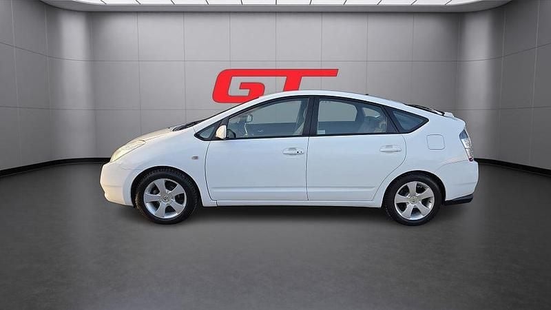 Begagnad Toyota Prius 112 HK (82 kW) 2005 Vit Halvkombi