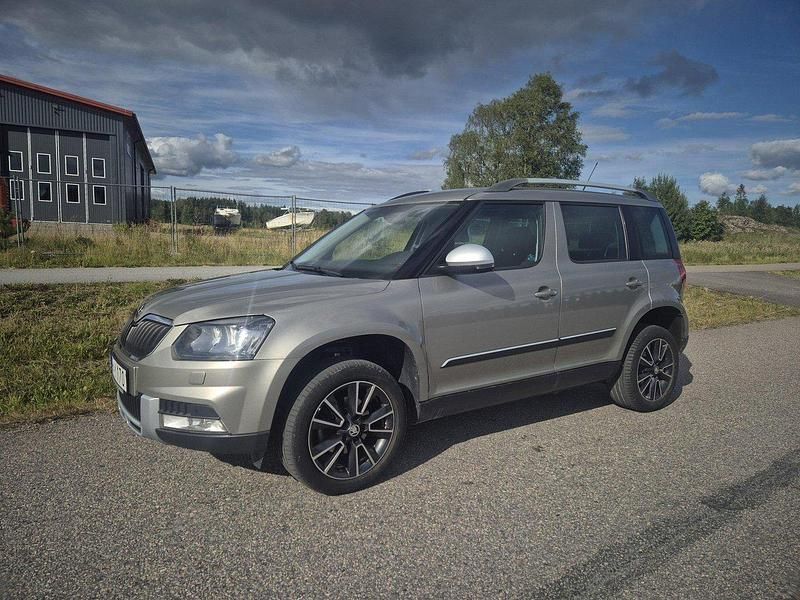 Brun Begagnad 2017 Skoda Yeti Outdoor SUV | 105 000 kr (Bra pris) - Bild 1/4