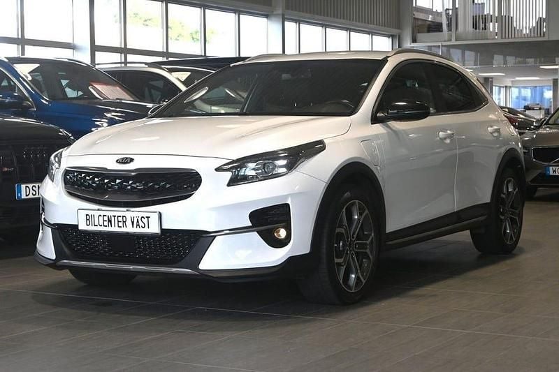 Vit Begagnad 2021 Kia XCeed Advance SUV | 209 000 kr (Marknadspris) - Bild 1/4