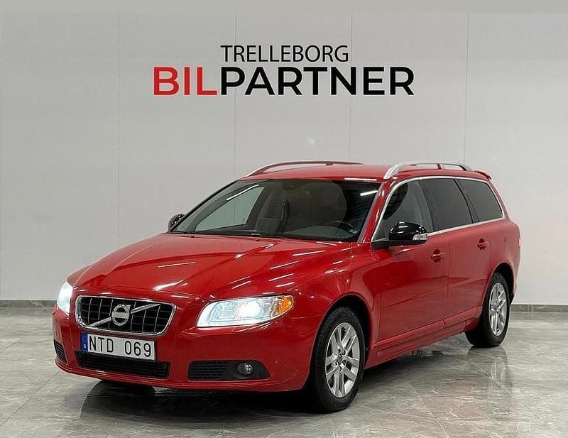 Röd Begagnad 2010 Volvo V70 Summum Kombi | 99 900 kr (Marknadspris) - Bild 1/4