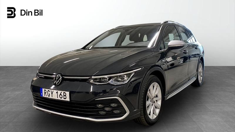 Grå Begagnad 2022 VW Golf VIII Kombi | 299 500 kr (Bra pris) - Bild 1/4