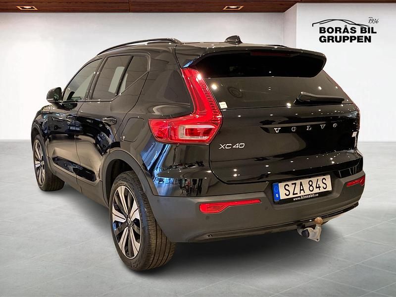 Begagnad Volvo XC40 Single Motor 175 kW (238 HK) 2023 Svart SUV