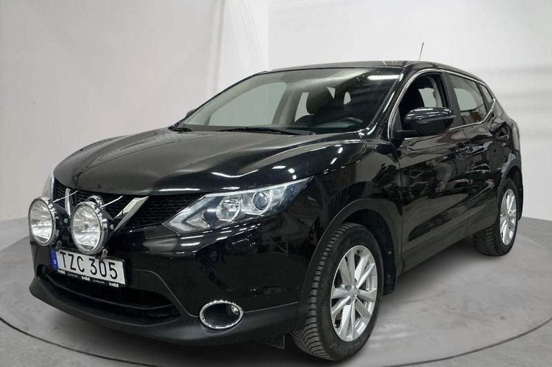 Svart Begagnad 2015 Nissan Qashqai SUV | 109 000 kr (Bra pris) - Bild 1/4