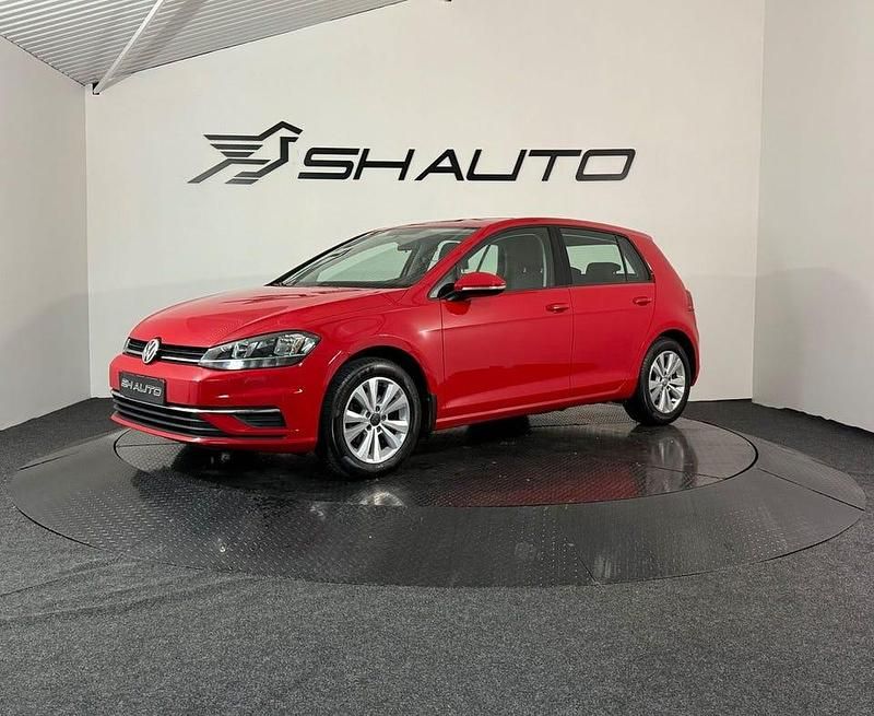 Röd Begagnad 2019 VW Golf VII Halvkombi | 189 900 kr (Marknadspris) - Bild 1/4