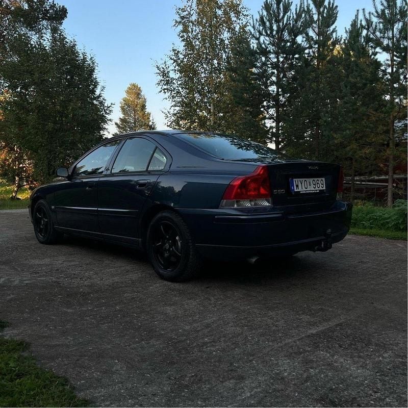 Blå Begagnad 2006 Volvo S60 Business Edition Sedan | 28 000 kr (Marknadspris) - Bild 1/4