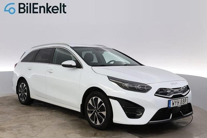 Vit Begagnad 2022 Kia Ceed Sportswagon Advance Kombi | 218 900 kr (Bra pris) - Bild 1/4