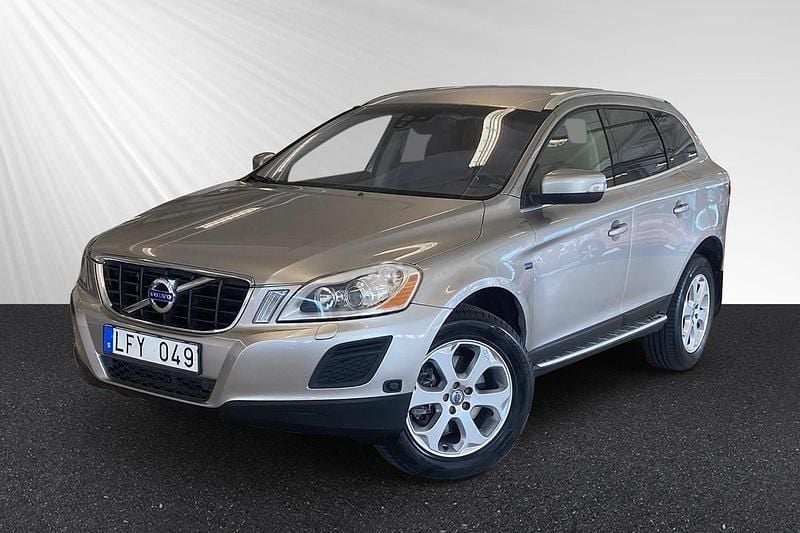 Ljusbrun Begagnad 2011 Volvo XC60 Summum SUV | 149 800 kr (Bra pris) - Bild 1/4
