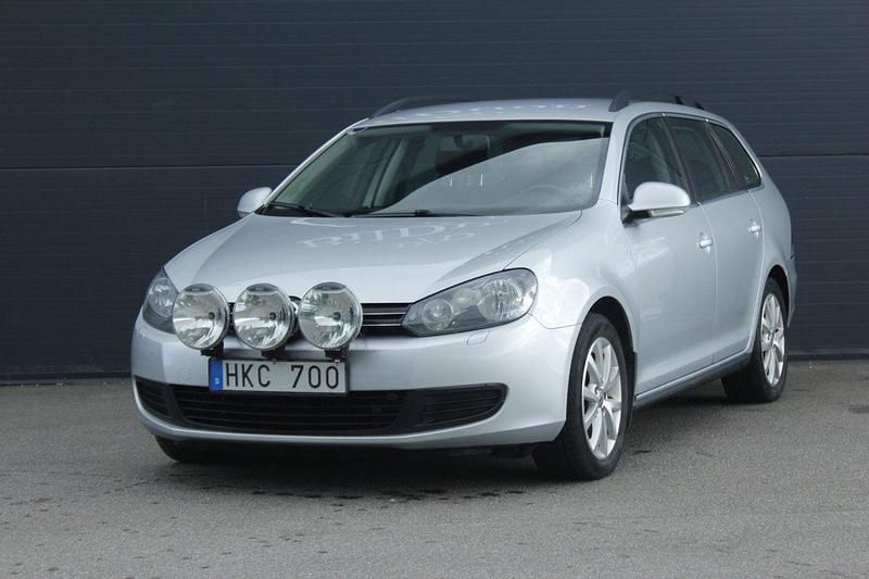 Silver Begagnad 2012 VW Golf VII Kombi | 44 900 kr (Marknadspris) - Bild 1/4