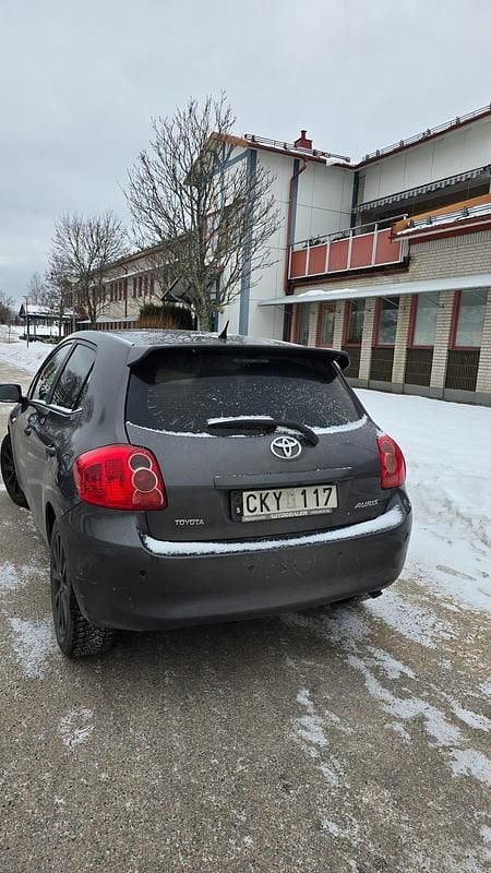Begagnad Toyota Auris 124 HK (91 kW) 2008 Halvkombi