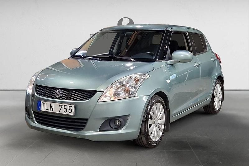 Grön Begagnad 2010 Suzuki Swift Halvkombi | 64 900 kr (Marknadspris) - Bild 1/3